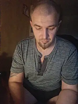 Snapshot of Foxyshaved chatting on 10.06.25 Foxyshaved online show from 10.06.25