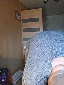 Snapshot of Foxyshaved chatting on 10.12.25 Foxyshaved online show from 10.12.25