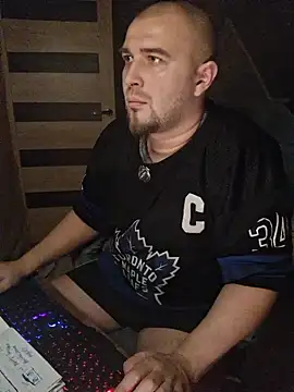 Foxyshaved online show from 11.28.25