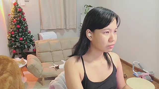 Snapshot of Kana_G chatting on 12.05.24 Kana G online show from 12.05.24