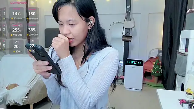 Snapshot of Kana_G chatting on 01.21.25 Kana G online show from 01.21.25