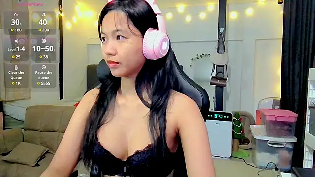 Snapshot of Kana_G chatting on 01.23.25 Kana G online show from 01.23.25