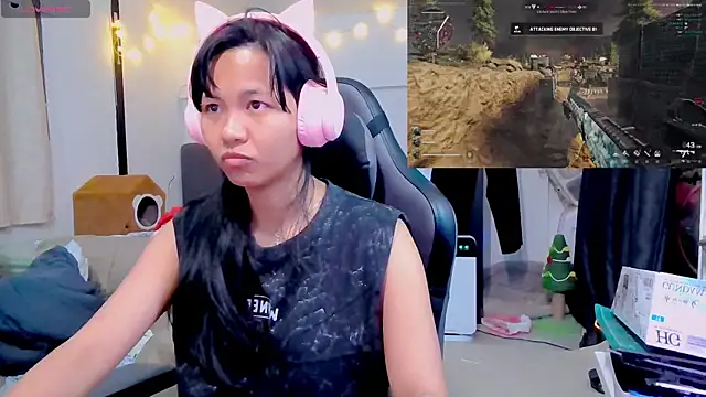 Snapshot of Kana_G chatting on 02.04.25 Kana G online show from 02.04.25