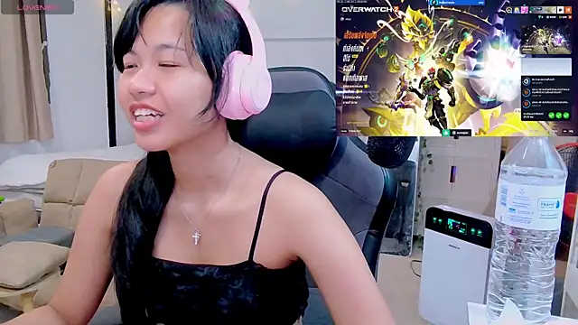 Snapshot of Kana_G chatting on 02.20.25 Kana G online show from 02.20.25