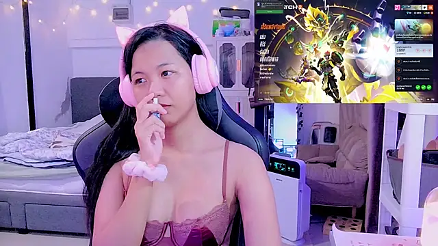 Snapshot of Kana_G chatting on 03.04.25 Kana G online show from 03.04.25