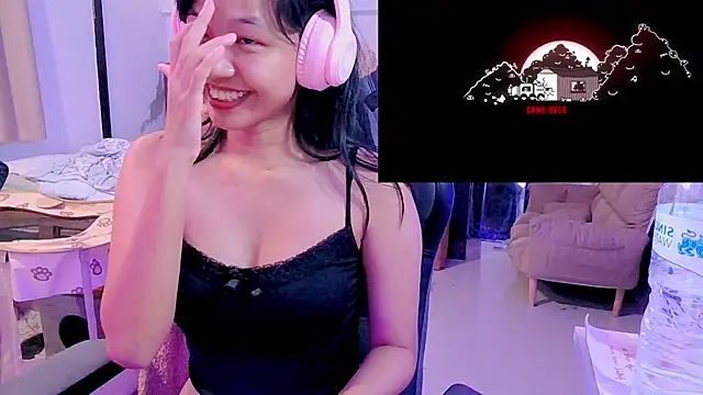 Snapshot of Kana_G chatting on 03.10.25 Kana G online show from 03.10.25