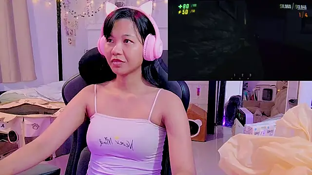 Snapshot of Kana_G chatting on 03.11.25 Kana G online show from 03.11.25