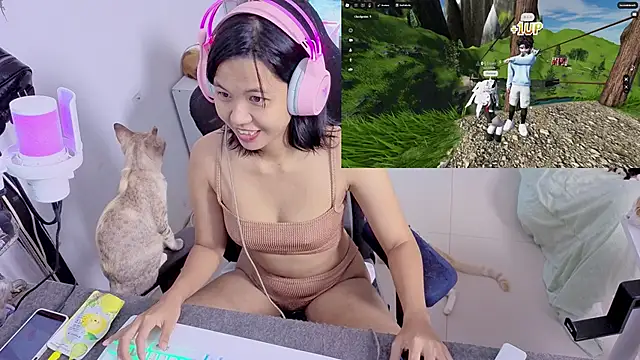 Snapshot of Kana_G chatting on 11.11.25 Kana G online show from 11.11.25