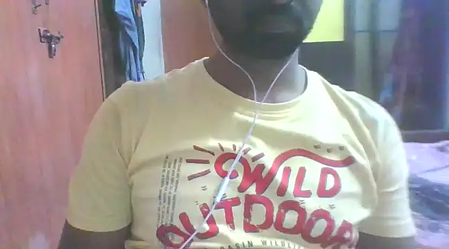 Snapshot of tamil_bestie chatting on 12.19.24 tamil bestie online show from 12.19.24