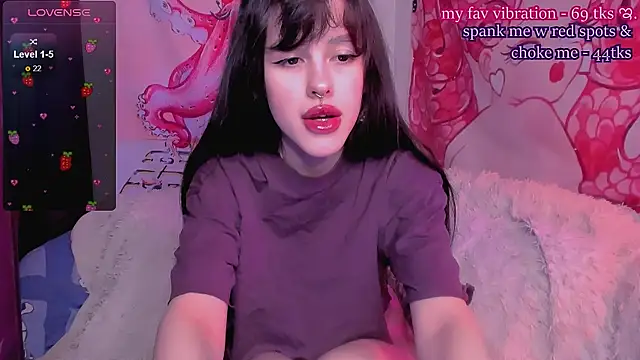 Snapshot of Sofagreen_ chatting on 12.12.24 Sofagreen online show from 12.12.24