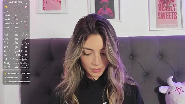 IsadoraGalle  online show from 03.25.26