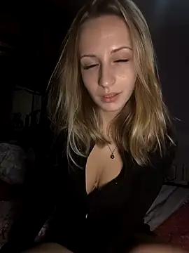 emma4xxx online show from 12.20.25