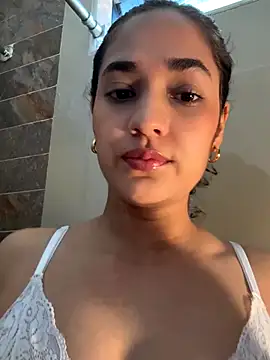 Snapshot of CuteeRose chatting on 10.25.25 CuteeRose online show from 10.25.25