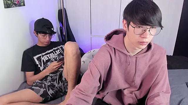 Aventure Twinks online show from 12.17.24