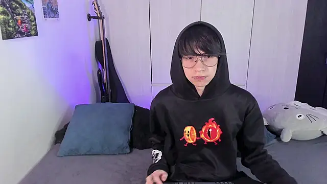 Aventure Twinks online show from 12.19.24