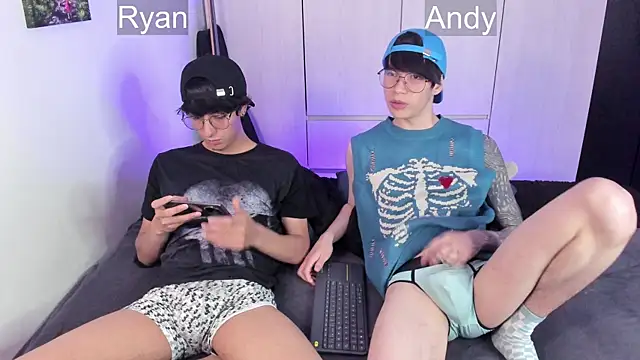 Aventure Twinks online show from 12.20.24