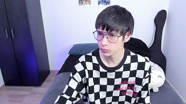 Aventure Twinks online show from 03.21.25