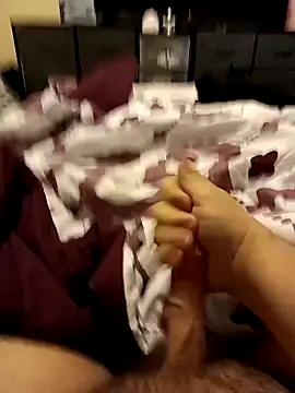 Snapshot of guy454518 chatting on 11.01.25 guy454518 online show from 11.01.25