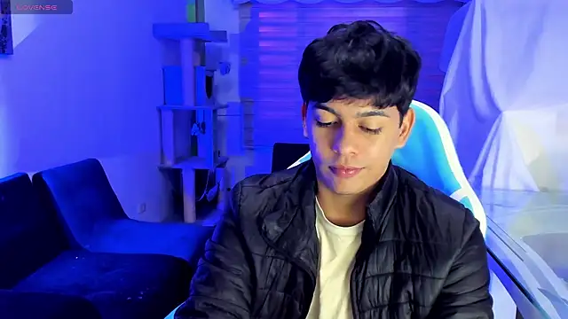 Snapshot of Franco_Rizzo_ chatting on 10.04.25 Franco Rizzo online show from 10.04.25