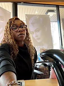 VixenCapri online show from 11.24.25