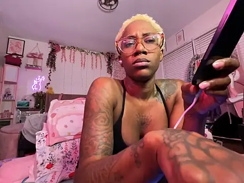 VixenCapri online show from 02.04.26