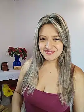 Snapshot of valeriahunter1 chatting on 06.16.26 valeriahunter1 online show from 06.16.26