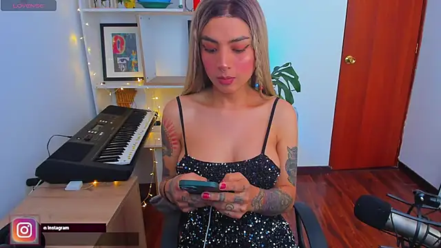 Snapshot of Yeriawaddell_ chatting on 12.25.24 Yeriawaddell online show from 12.25.24