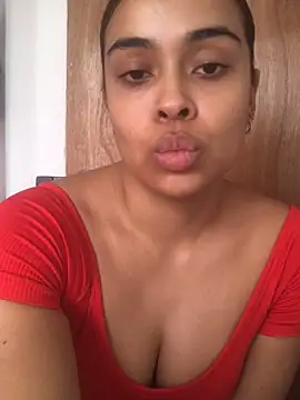 Snapshot of JuanaSimons chatting on 09.28.25 JuanaSimons online show from 09.28.25