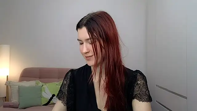 AliciaNewell online show from 11.28.25