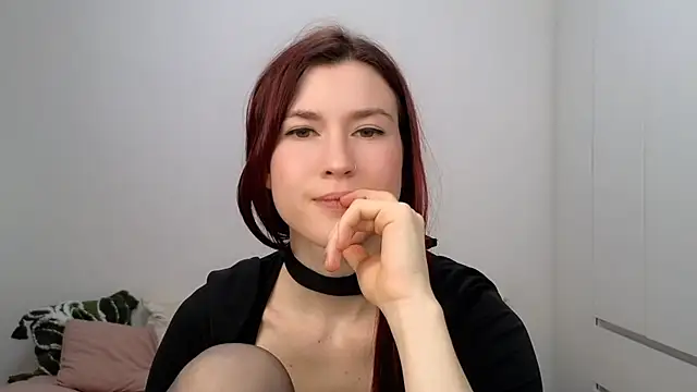 AliciaNewell online show from 12.22.25