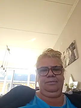 Snapshot of hotladymoon chatting on 09.24.25 hotladymoon online show from 09.24.25