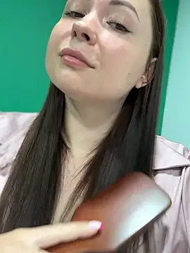 Snapshot of dreams4u chatting on 05.23.26 dreams4u online show from 05.23.26