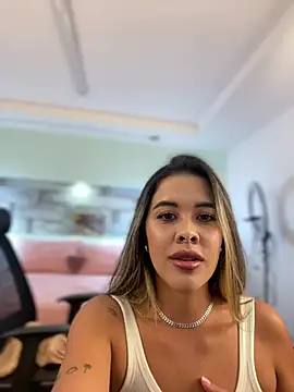 Snapshot of Emilia_Bakerr chatting on 01.07.25 Emilia Bakerr online show from 01.07.25