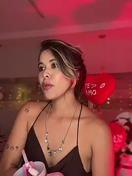 Snapshot of Emilia_Bakerr chatting on 02.14.25 Emilia Bakerr online show from 02.14.25