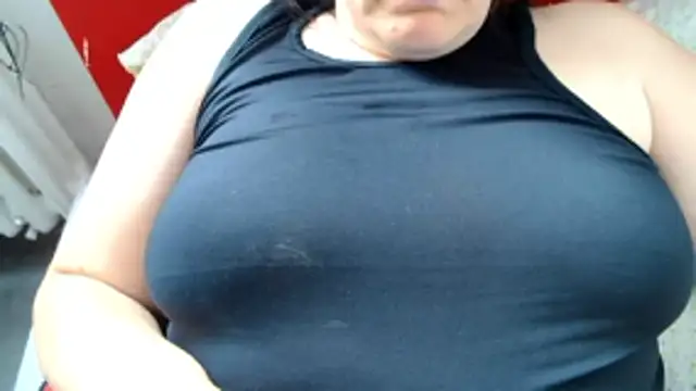 Snapshot of Lucinka1 chatting on 06.18.26 Lucinka1 online show from 06.18.26