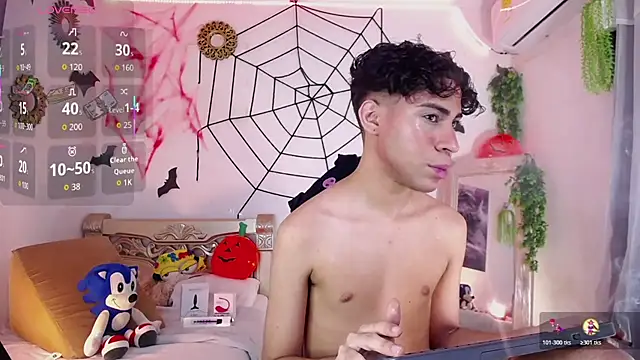 Snapshot of huge_armound chatting on 11.07.25 huge armound online show from 11.07.25