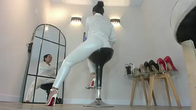 solsmithxx online show from 03.04.26