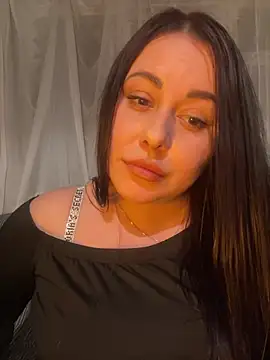 Snapshot of DaisyStreet chatting on 02.17.26 DaisyStreet online show from 02.17.26