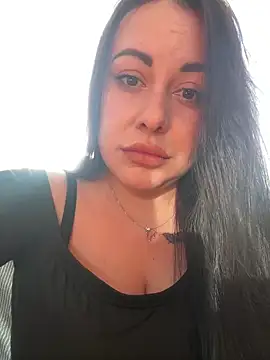 Snapshot of DaisyStreet chatting on 02.19.26 DaisyStreet online show from 02.19.26