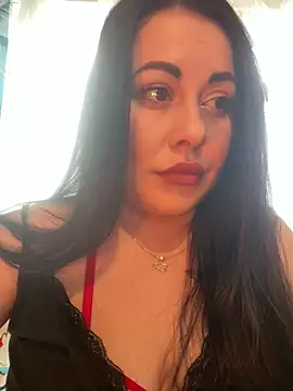 Snapshot of DaisyStreet chatting on 03.03.26 DaisyStreet online show from 03.03.26