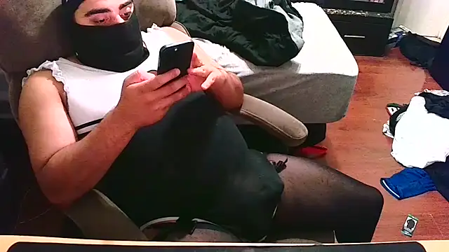 Snapshot of babykayla972 chatting on 10.06.25 babykayla972 online show from 10.06.25