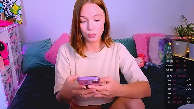 Snapshot of Karen_morris chatting on 09.30.25 Karen morris online show from 09.30.25