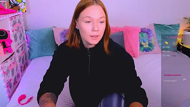 Snapshot of Karen_morris chatting on 10.06.25 Karen morris online show from 10.06.25