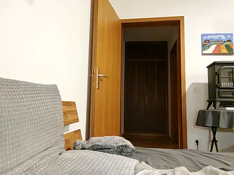 Snapshot of noidentiti chatting on 03.21.25 noidentiti online show from 03.21.25