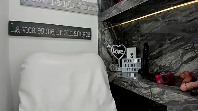 miss danika online show from 12.19.24