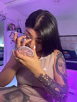 lucianaroy online show from 02.18.26