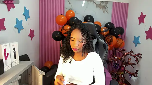 lia 16 online show from 10.22.25