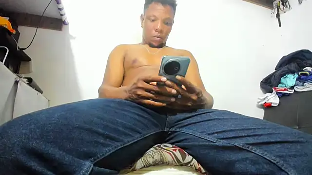 hugo3918  online show from 11.24.25