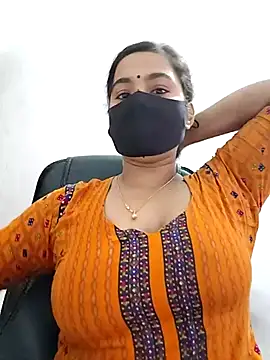 Snapshot of Ritusri_Dotta chatting on 10.05.25 Ritusri Dotta online show from 10.05.25