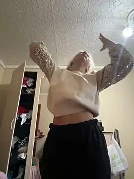 LikaCat online show from 12.13.24